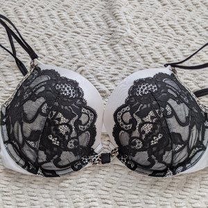 Victorias Secret Very Sexy Pushup White & Black Lace Bra 34D EUC